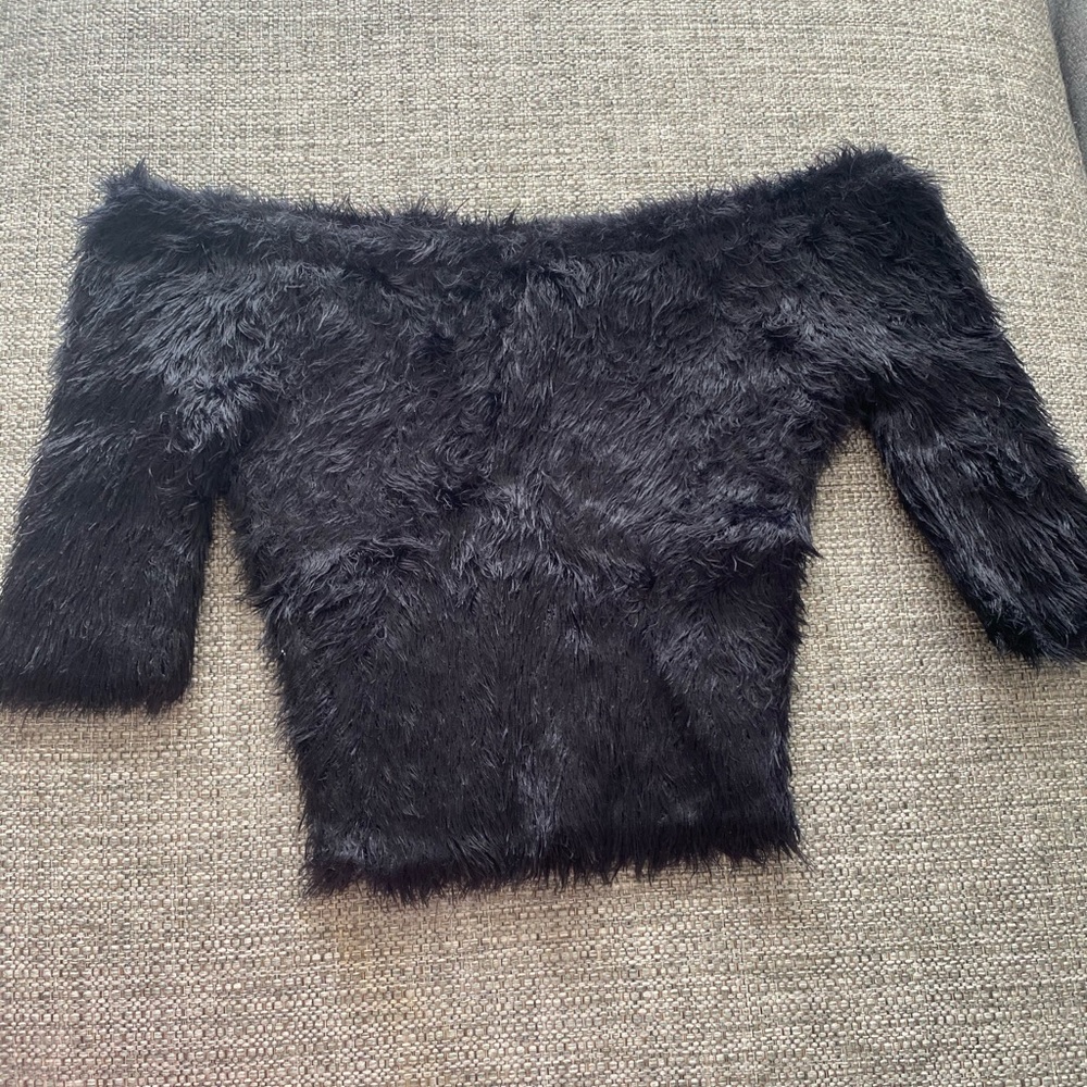 🍒SOLD🍒 NWOT Faux Fur Off the Shoulder Top